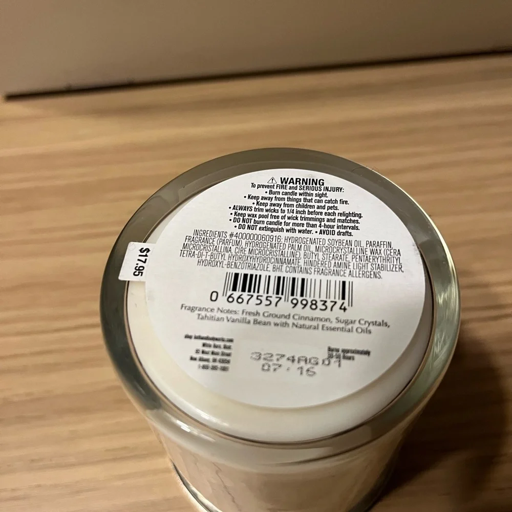 Bath & Body Works Single Wick Candle. Cinnamon Spiced Vanilla.